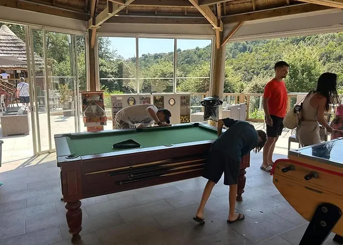 Parque de Campismo à *